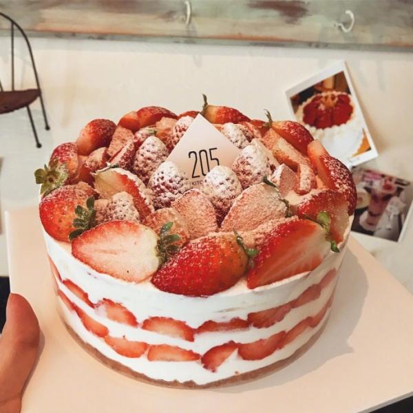 Strawberry cake