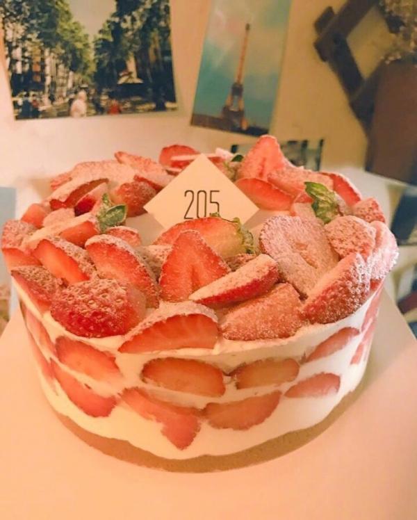 Strawberry cake