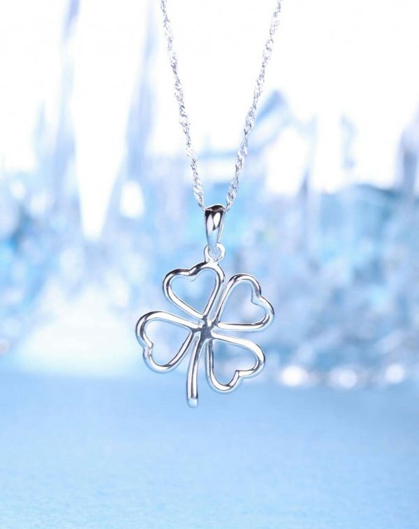 Simple four leaf clover, please like it