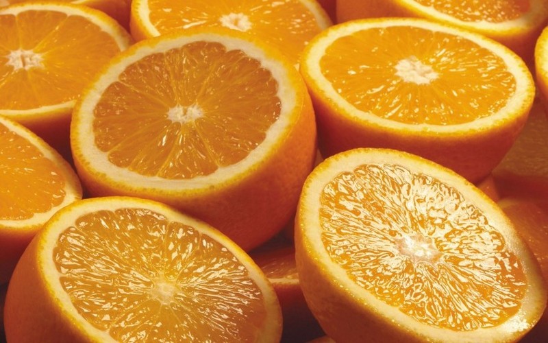 Picture of fresh and sweet oranges