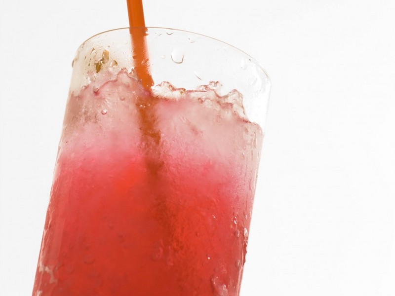 Fruit sparkling drinks are refreshing and appetizing