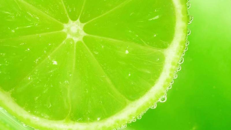 Pictures of refreshing lemon drinks in summer