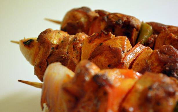 Picture of tender and fragrant barbecue chicken skewers