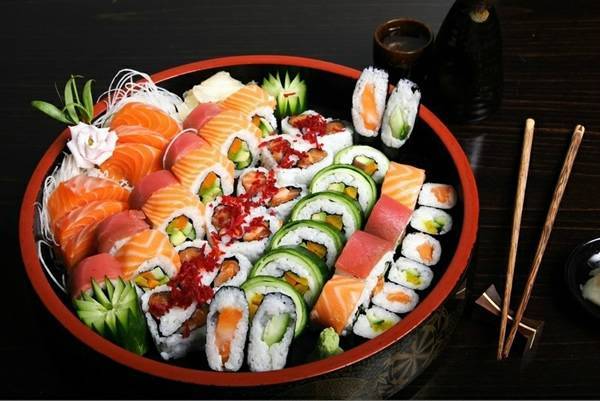 Japanese seafood and sushi dishes with pictures of endless deliciousness