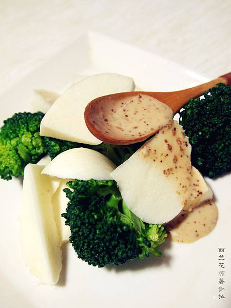 A light and delicious broccoli cold potato salad