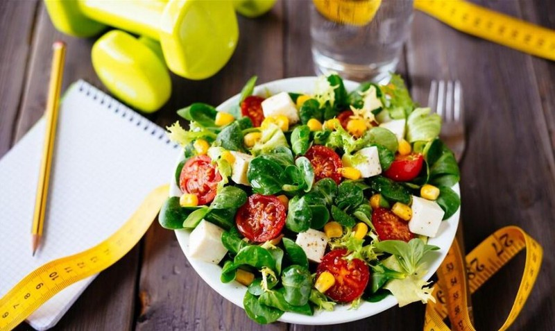Colorful vegetable salad picture is refreshing and delicious