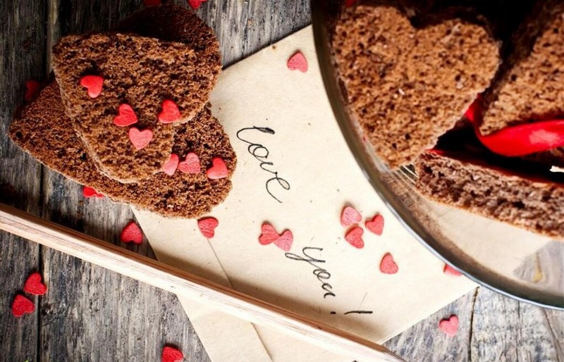 Homemade creative heart-shaped pastry image