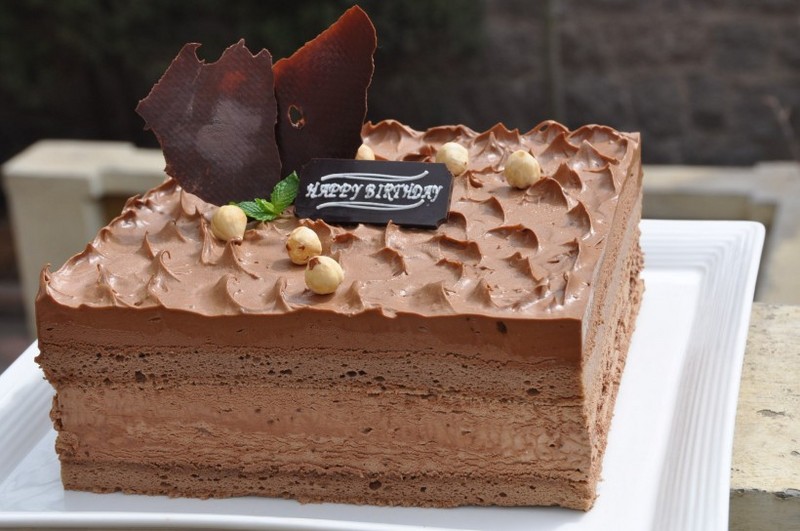 Delicious pictures of various types of mousse cakes