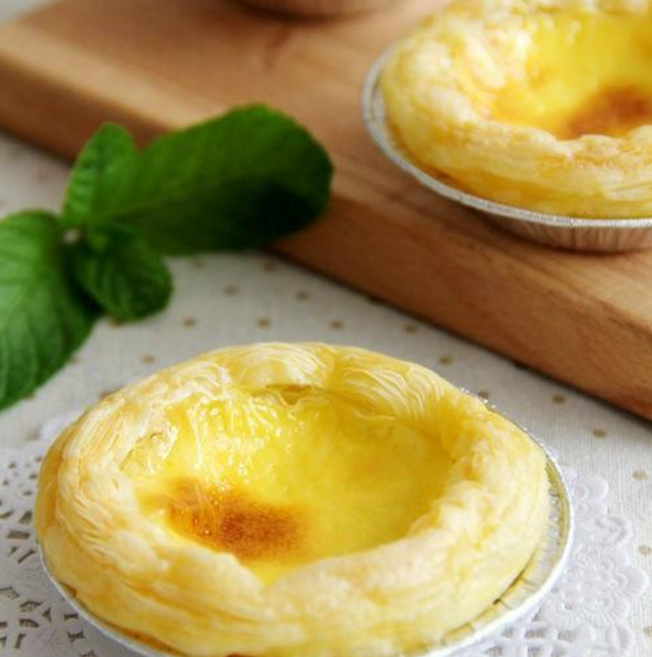 Golden and tempting egg tart image