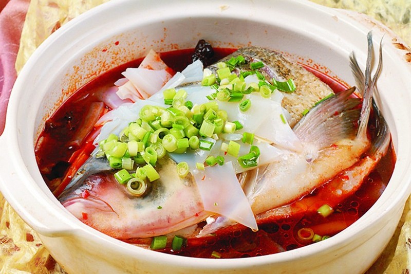 Delicious and nutritious minced pepper fish head picture