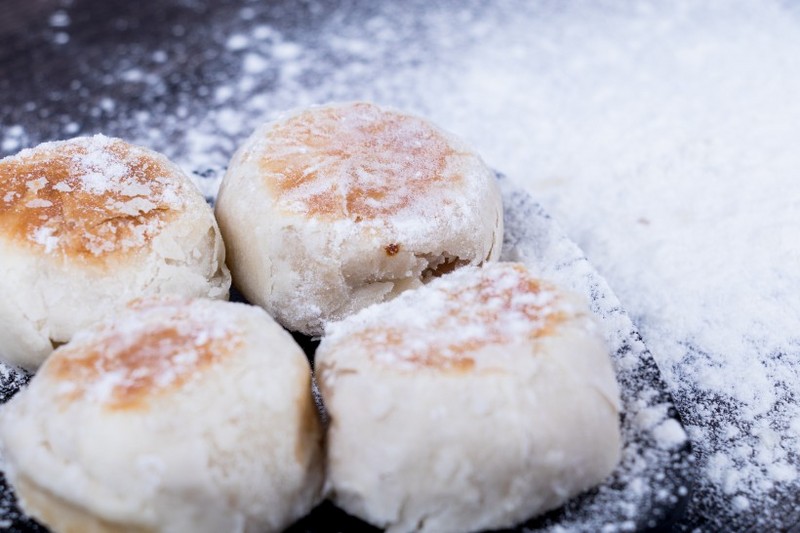 Super delicious pictures of Soviet style fresh meat mooncakes