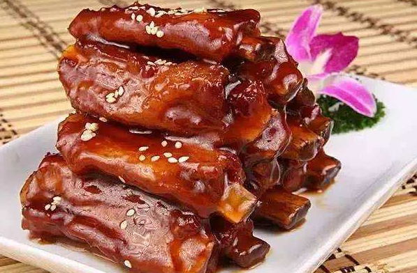 Picture of braised pork ribs and delicious dishes