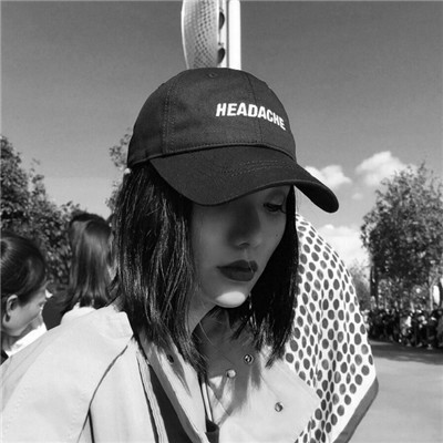 Kwai Head Portrait Girl's Black and White Sad Collection 2021 Is the Most Unfavorable Beauty Lyrics