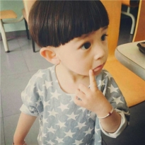 2021 Super cute and adorable little boy avatar high-definition Tianzhen loves funny children