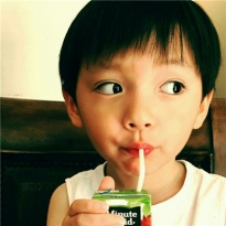 2021 Super cute and adorable little boy avatar high-definition Tianzhen loves funny children