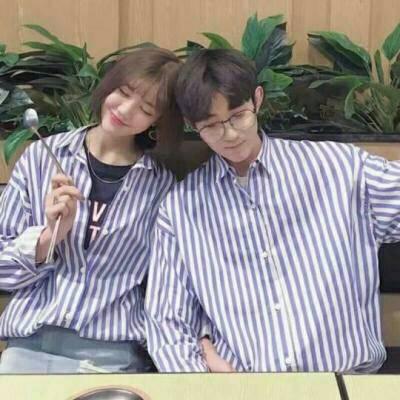 Fresh and artistic couple's profile picture in Tieba, two pinched fingers, counting as teenagers. You can't do without me