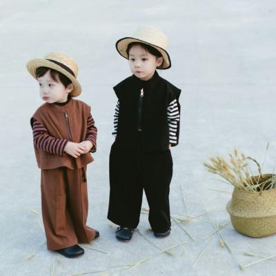 Cute and silly child couple avatar, a pair of VIP patients in a mental hospital