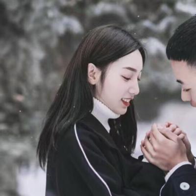 Two WeChat couple avatars in 2021, one beautiful and romantic, regardless of right or wrong. Whoever I love is right