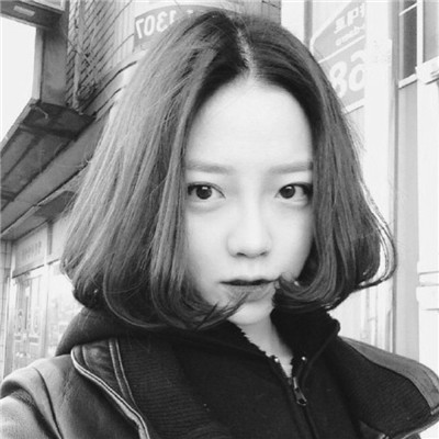 QQ High Cold Lonely Girl Avatar Black and White HD Love is Accumulated, Not Love