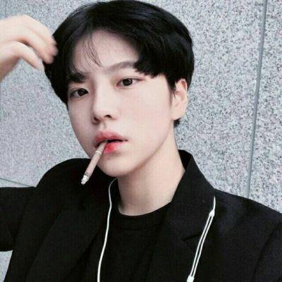 Super attractive and stylish guy YY's profile picture is tall and handsome, and some words are suitable for being rotten in the heart