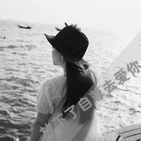 QQ avatar, girl's back, black and white, melancholic with words selected, time makes me understand that you are no longer the future