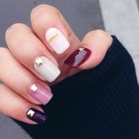 Winter nail art and personalized avatar selection, long awaited text message