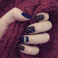 Winter nail art and personalized avatar selection, long awaited text message