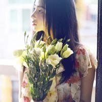 The latest collection of beautiful girls holding flowers on WeChat avatars will never disappoint your gentleness in this life