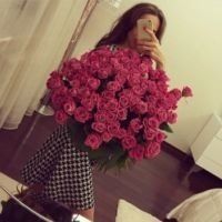 The latest collection of beautiful girls holding flowers on WeChat avatars will never disappoint your gentleness in this life