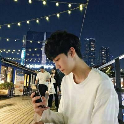 2021 WeChat handsome guy profile picture, handsome high-definition image, only love can withstand the long years