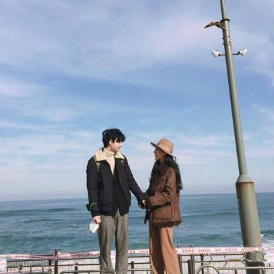 2021 WeChat couple avatar, two photos, one beautiful and sweet pair, playing the ruthless role of stirring wind and rain in your heart