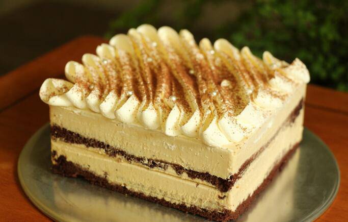 Picture of minimalist European double layered cake