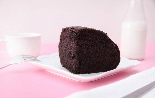 Picture of a beautiful dark chocolate cake