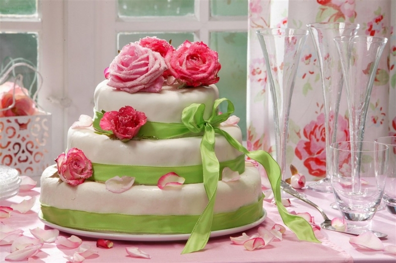 Beautiful Rose Cake Picture