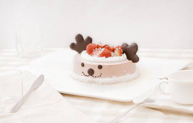 Cute cartoon cake picture of Milu deer