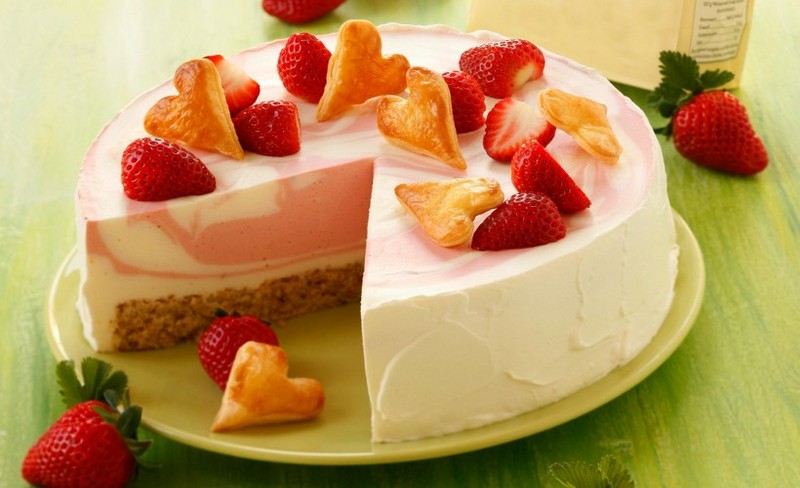 Strawberry cake picture