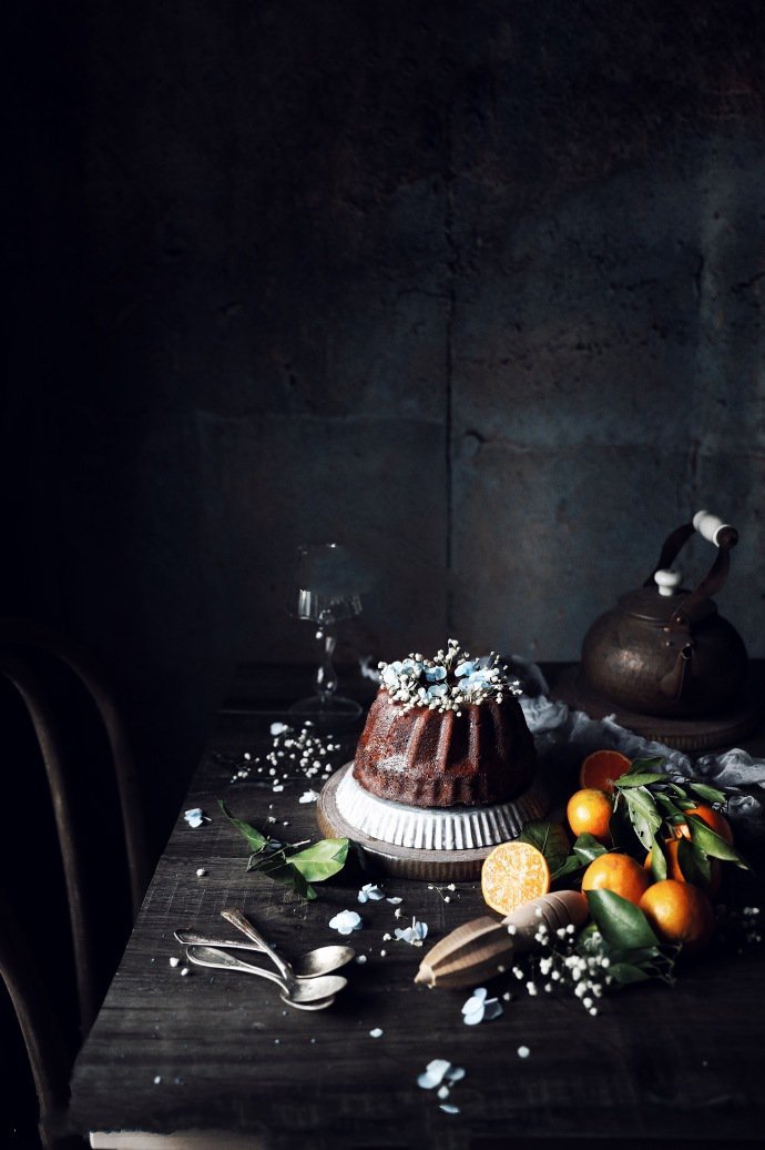 A set of chocolate black cakes with a super beautiful artistic conception