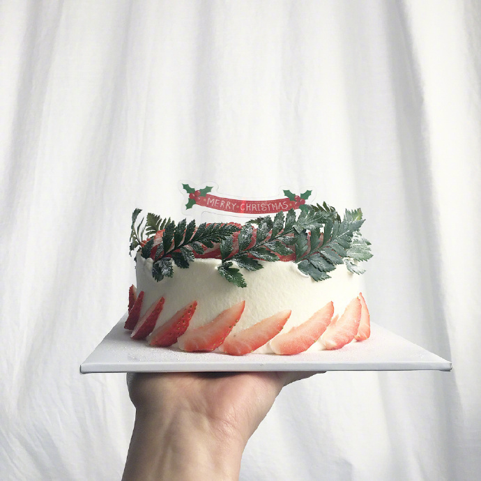 The first time I saw this type of strawberry cake