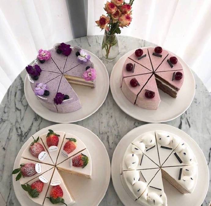 The minimalist and beautiful birthday cake is all here
