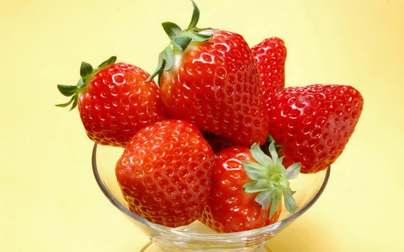 Red strawberry picture