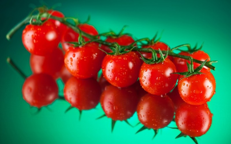 Pictures of fruits and vegetables, tomatoes