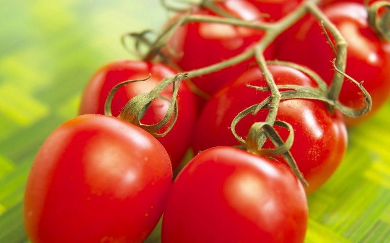 Pictures of fruits and vegetables, tomatoes