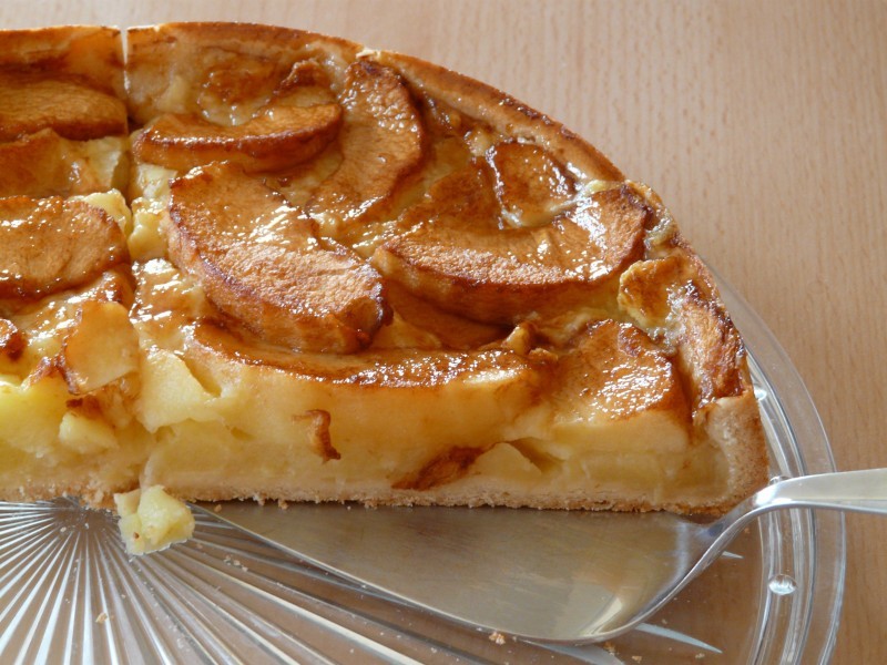 Delicious and delicious apple pie pictures
