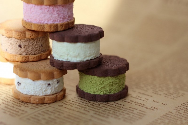 Beautiful and delicious dessert macaron pictures