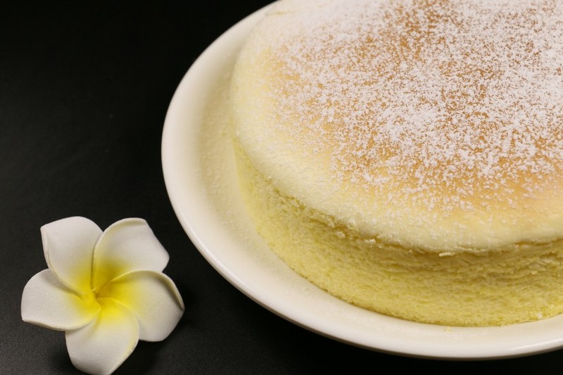 Delicious and delicious durian cake picture