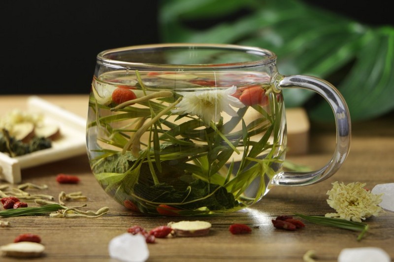 A picture of a delicious health preserving goji berry chrysanthemum tea