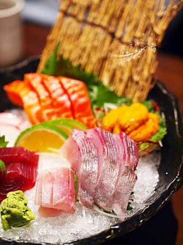 Japanese seafood dishes are fresh and delicious, making people salivate