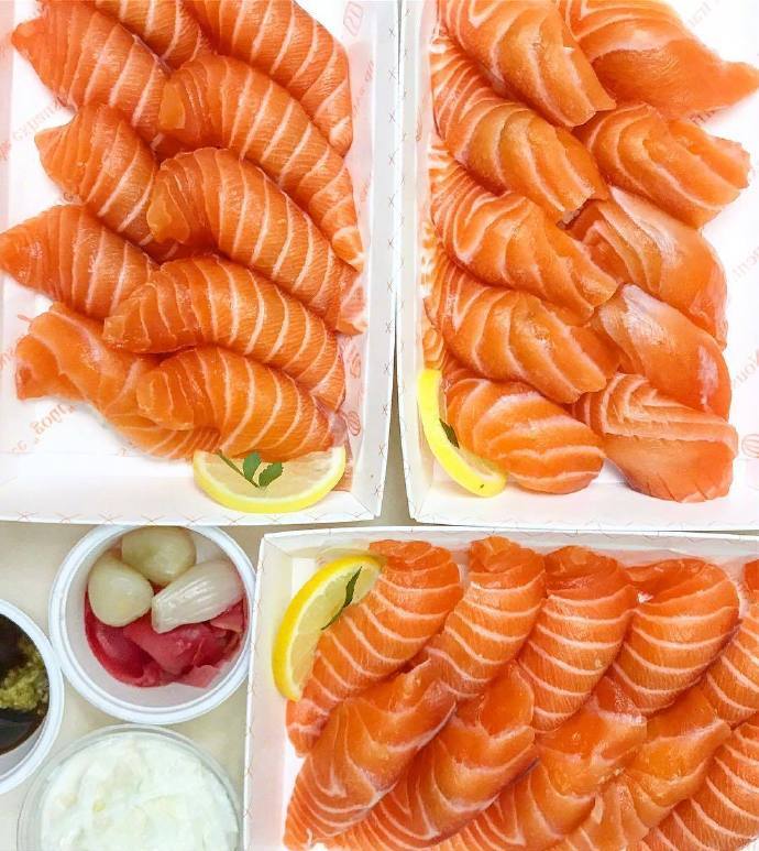 Appreciation of a set of fresh and delicious salmon pictures
