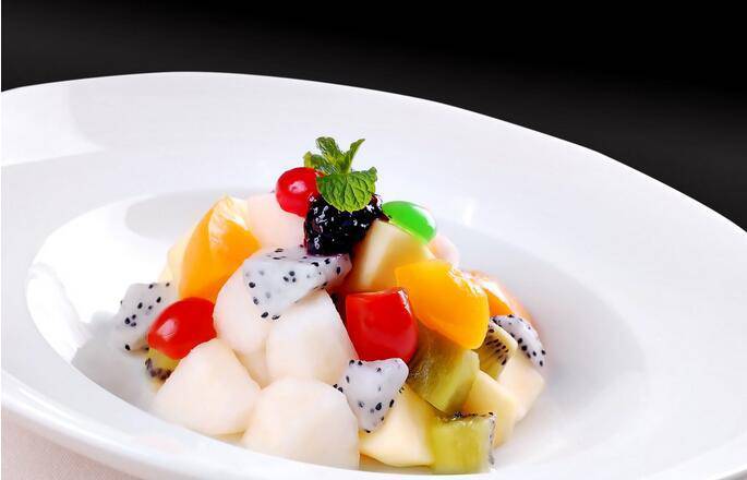 Fresh and colorful fruit salad platter picture