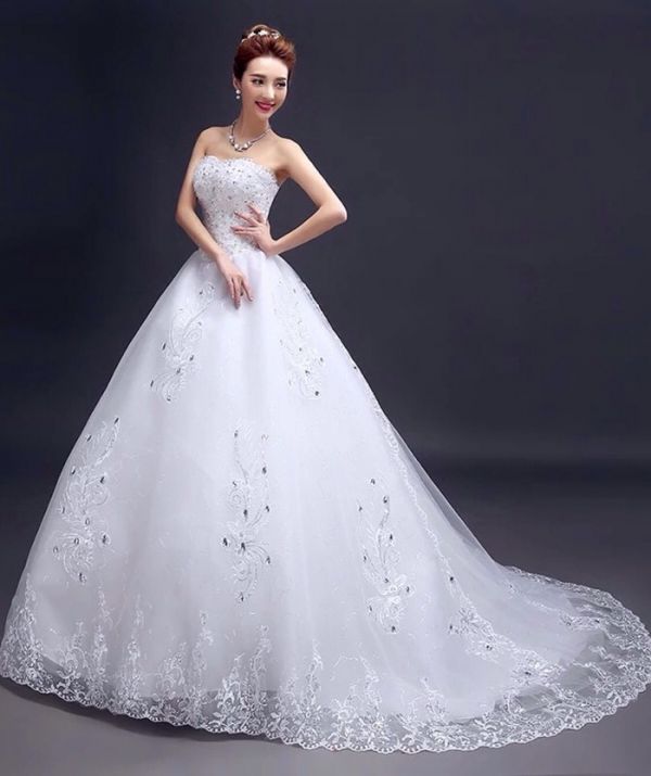 Wearing the most beautiful wedding dress to marry the person you love the most